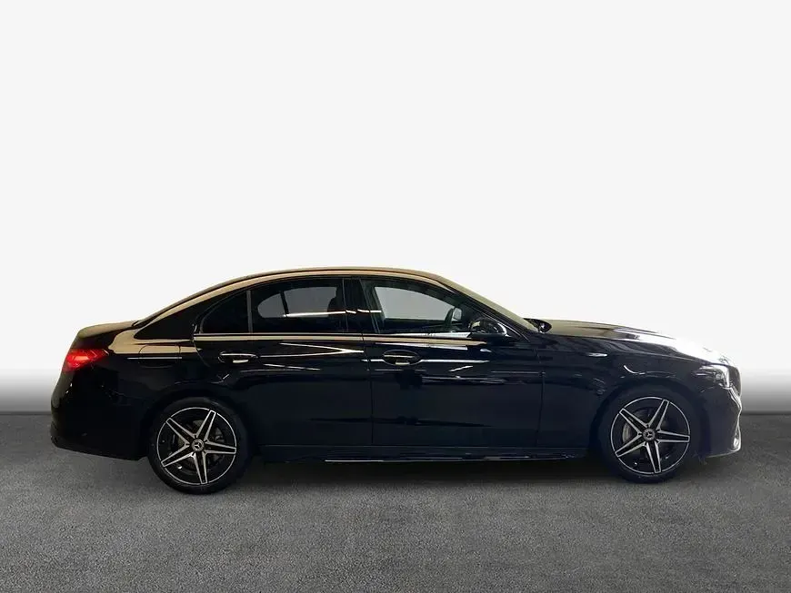 Gebraucht Mercedes C180 AMG 170 PS (125 kW) 2025 Obsidianschwarz metallic Limousine