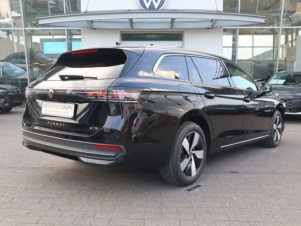 Gebraucht VW Passat Business 150 PS (110 kW) 2025 Grenadillschwarz metallic Kombi