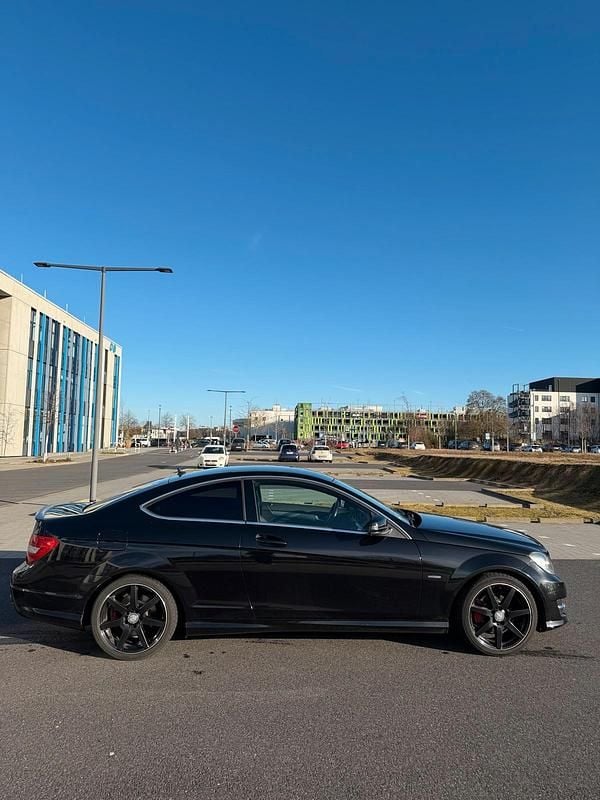 Gebraucht Mercedes C250 AMG line 204 PS (150 kW) 2012 Schwarz Coupé