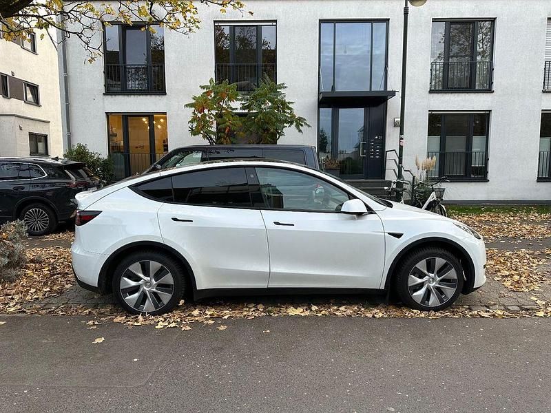 Gebraucht Tesla Model Y RWD 188 kW (256 PS) 2023 Weiß SUV