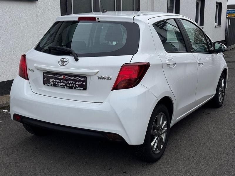 Gebraucht Toyota Yaris Edition-S 99 PS (72 kW) 2016 Weiß Limousine