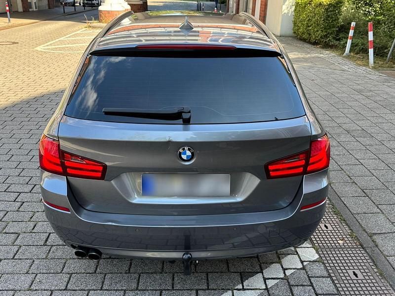 Gebraucht BMW 520 184 PS (135 kW) 2011 Grau Kombi
