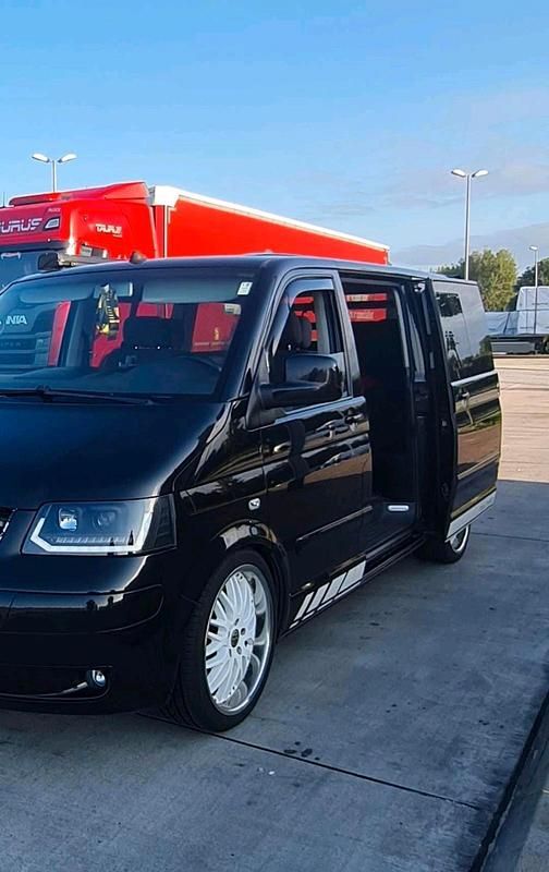Schwarz Gebraucht 2003 VW Multivan Van | 7.999 € - Bild 1/4