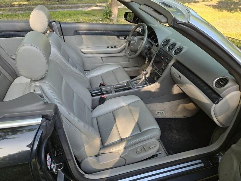 Schwarz Gebraucht 2002 Audi A4 Cabriolet Design Cabrio | 4.000 € (Etwas zu teuer) - Bild 1/4