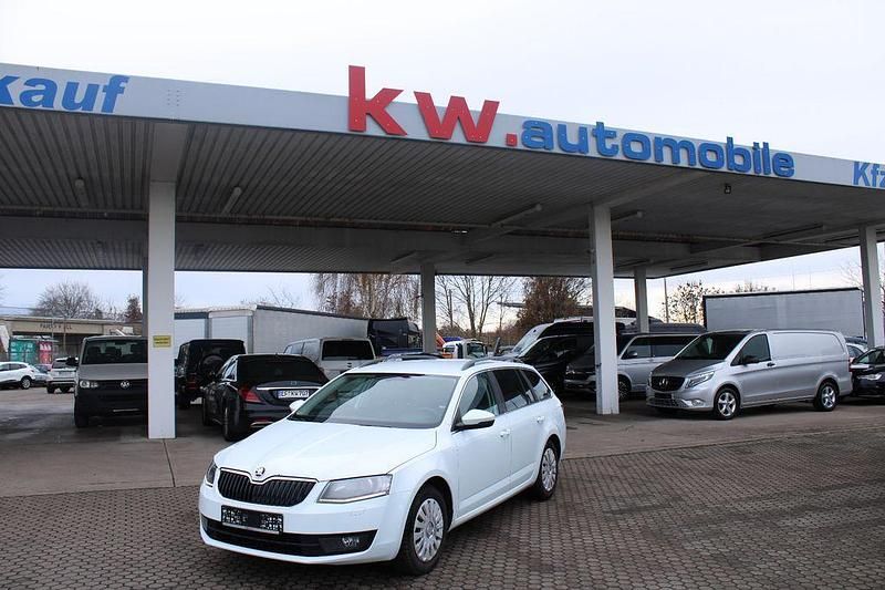 Weiß Gebraucht 2015 Skoda Octavia Kombi | 6.900 € - Bild 1/4