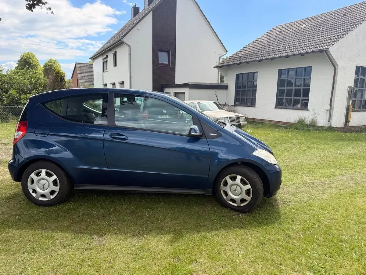 Gebraucht Mercedes A150 95 PS (69 kW) 2009 Blau Kleinwagen