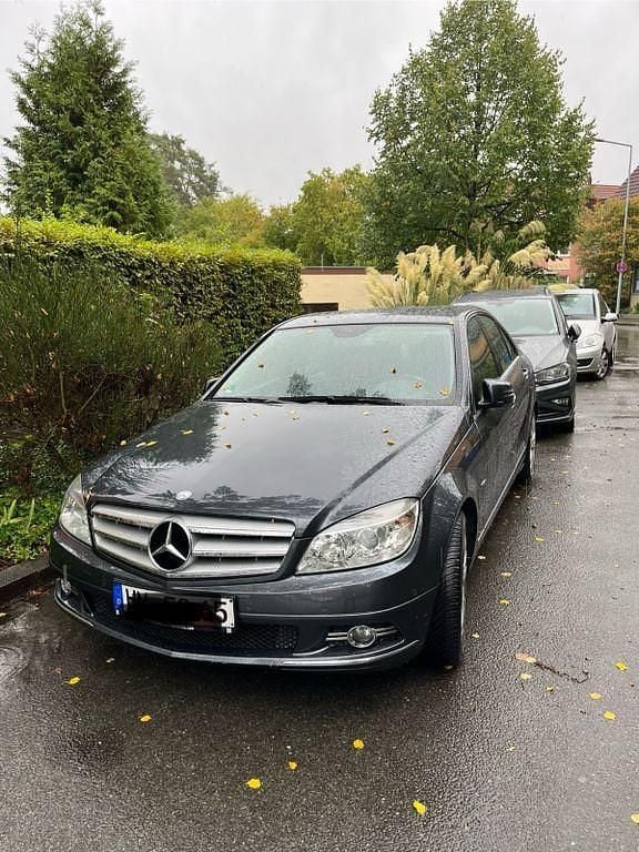 Grau Gebraucht 2009 Mercedes C180 Limousine | 3.800 € (Superpreis) - Bild 1/4