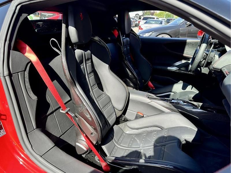 Rot Gebraucht 2022 Ferrari SF90 | 428.900 € (Teuer) - Bild 1/4
