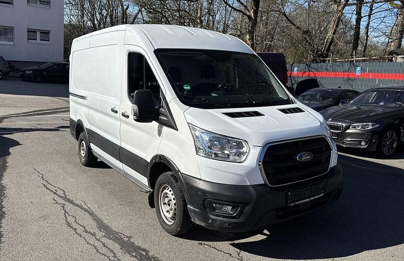 Gebraucht Ford Transit Trend 131 PS (96 kW) 2019 Weiß Limousine