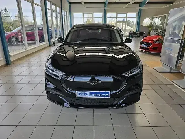 Gebraucht Ford Mustang Mach-E 197 kW (269 PS) 2023 Absolut black metallic SUV