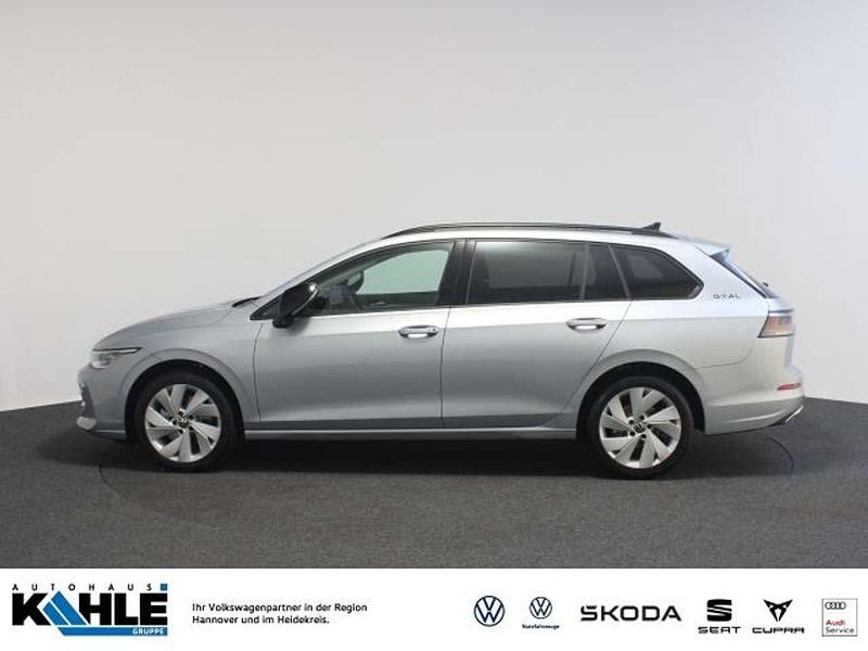 Oyster silver metallic Gebraucht 2025 VW Golf VIII Goal Kombi | 45.400 € - Bild 1/4