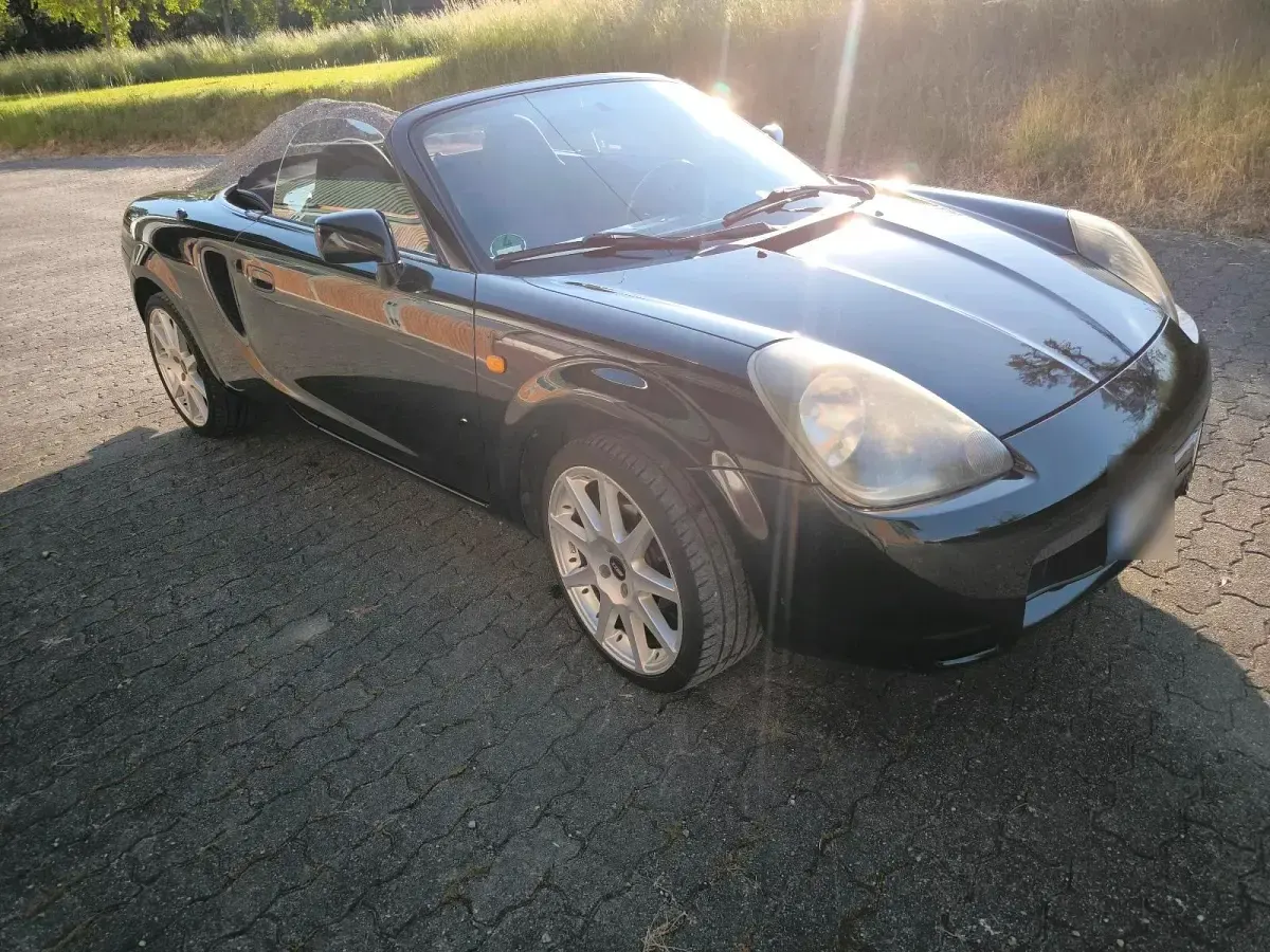 Gebraucht Toyota MR2 GT 140 PS (102 kW) 2000 Schwarz Cabrio