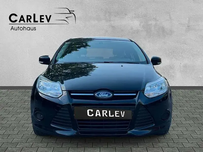 Gebraucht Ford Focus Ambiente 101 PS (74 kW) 2013 Schwarz Kombi