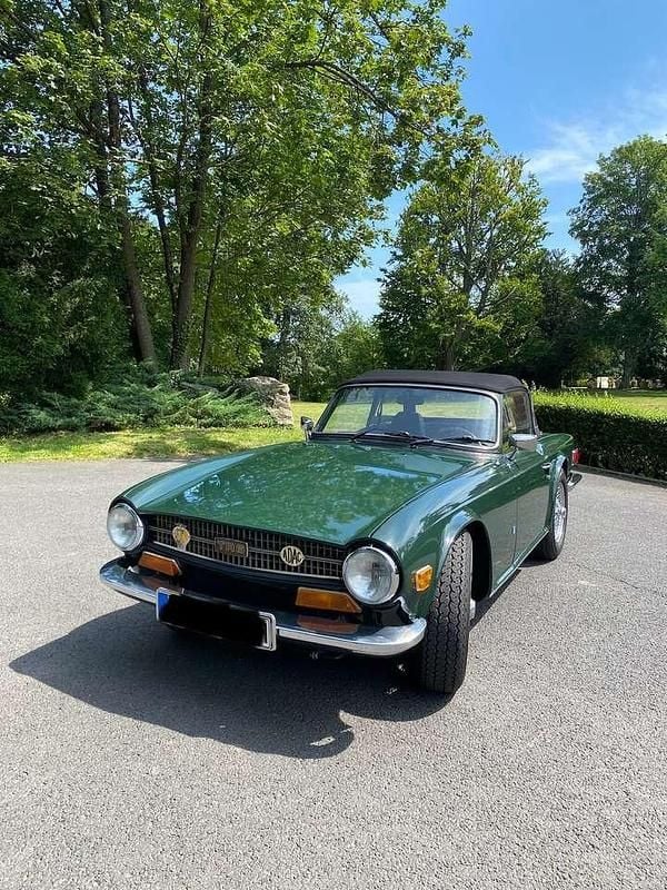 Grün Gebraucht 1974 Triumph TR6 Cabrio | 24.500 € - Bild 1/4