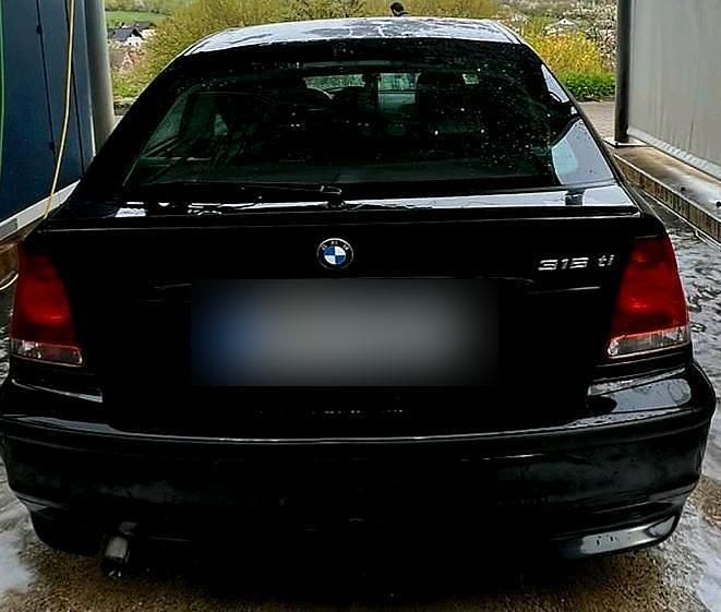 Brugt BMW 316 Compact 116 HK (85 kW) 2003 Sort Hatchback