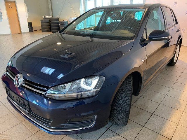 Gebraucht VW Golf VII LOUNGE 110 PS (80 kW) 2015 Blau metallic Limousine