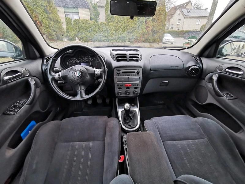 Gebraucht Alfa Romeo 147 105 PS (77 kW) 2009 Blau Kleinwagen