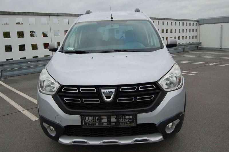 Gebraucht Dacia Dokker Stepway 116 PS (85 kW) 2017 Silber Van / Kleinbus