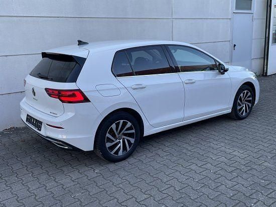 Gebraucht VW Golf VIII Style 204 PS (150 kW) 2022 Pure white Limousine