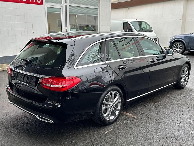 Gebraucht Mercedes C180 Avantgarde 156 PS (114 kW) 2017 Schwarz Kombi