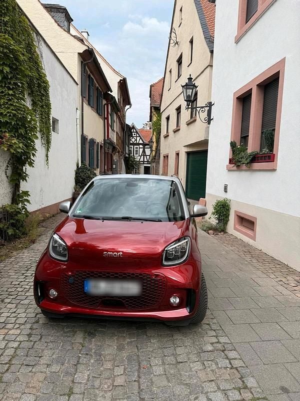 Rot Gebraucht 2023 Smart ForTwo Electric Drive Cabrio | 15.500 € (Etwas zu teuer) - Bild 1/4