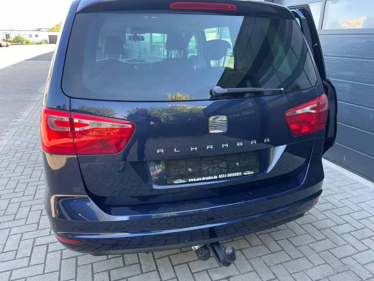 Gebraucht Seat Alhambra Reference 150 PS (110 kW) 2014 Blau Van / Kleinbus