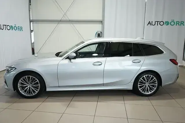 Gebraucht BMW 320 Luxury Line 190 PS (139 kW) 2020 Glaciersilber metallic Kombi