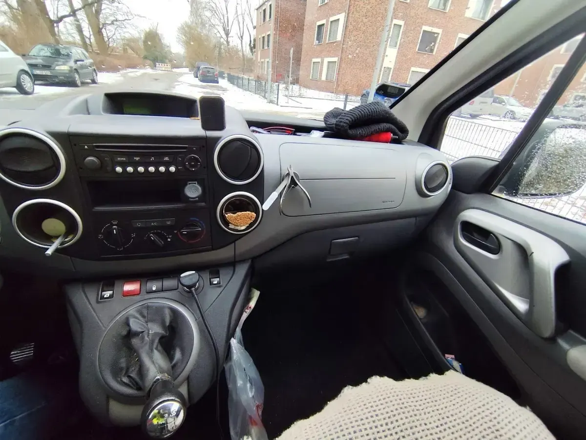 Używany Citroën Berlingo Feel 99 KM (72 kW) 2015 Czarny Minivan