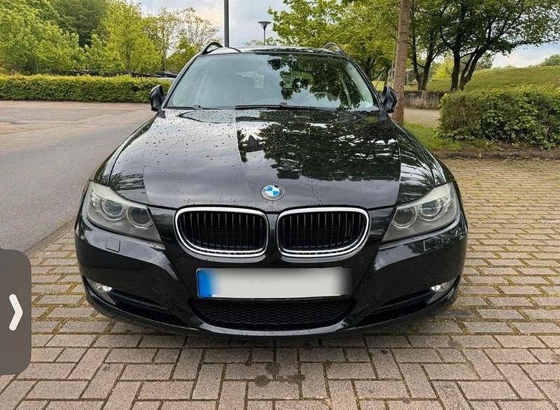 Schwarz Gebraucht 2009 BMW 320 Kombi | 5.300 € (Fairer Preis) - Bild 1/4