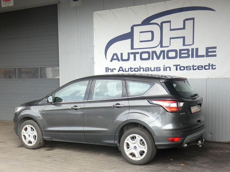 Gebraucht Ford Kuga 120 PS (88 kW) 2018 Grau SUV