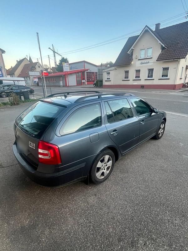 Gebraucht Skoda Octavia 150 PS (110 kW) 2009 Grau Kombi