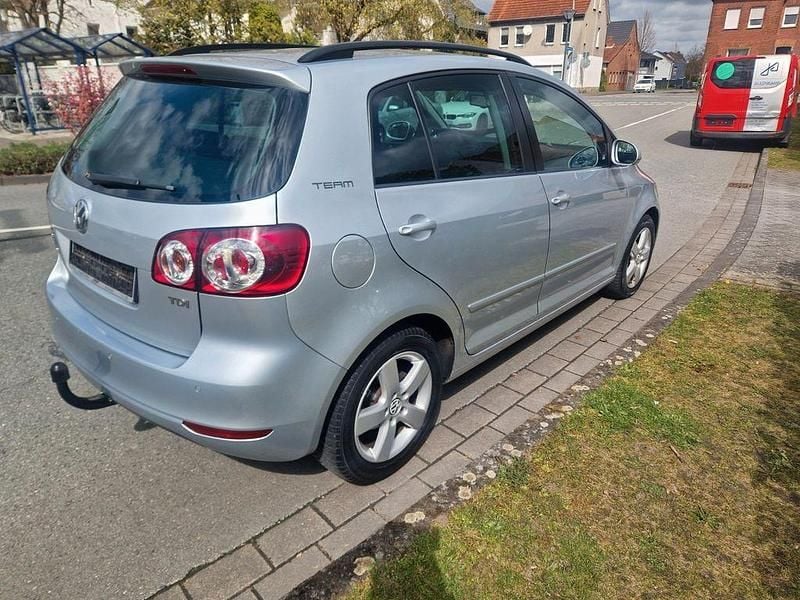Gebraucht VW Golf VI Team 105 PS (77 kW) 2010 Silber Kleinwagen