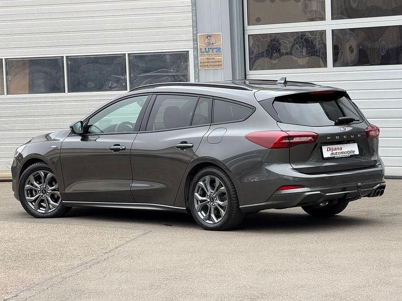 Gebraucht Ford Focus ST-Line X 155 PS (114 kW) 2024 Grau Limousine