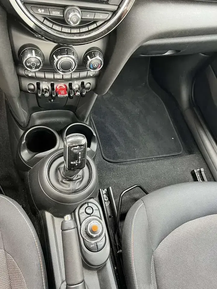 Usata Mini ONE 102 CV (75 kW) 2019 Utilitaria