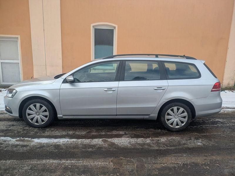 Gebraucht VW Passat Comfortline 140 PS (102 kW) 2011 Silber Kombi