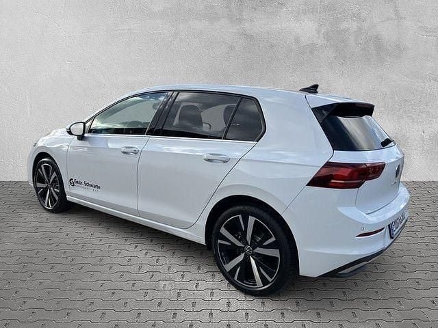 Gebraucht VW Golf VIII Style 150 PS (110 kW) 2025 Weiß Limousine