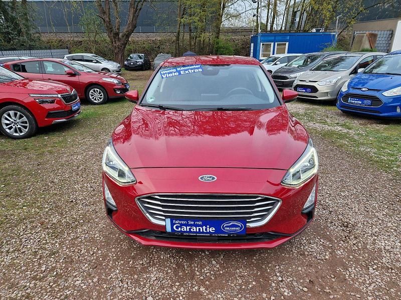 Gebraucht Ford Focus 125 PS (91 kW) 2021 Rot Limousine