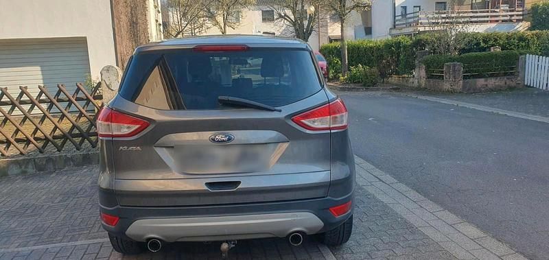 Gebraucht Ford Kuga 170 PS (125 kW) 2013 Silber SUV