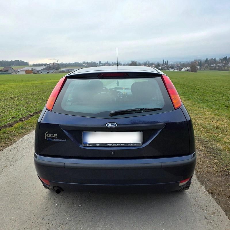 Usata Ford Focus 101 CV (74 kW) 2003 Blu Berlina