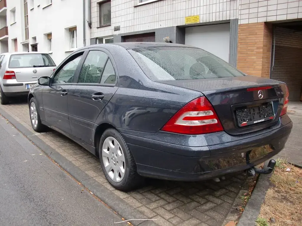 Gebraucht Mercedes C180 Classic 143 PS (105 kW) 2004 Grau Limousine
