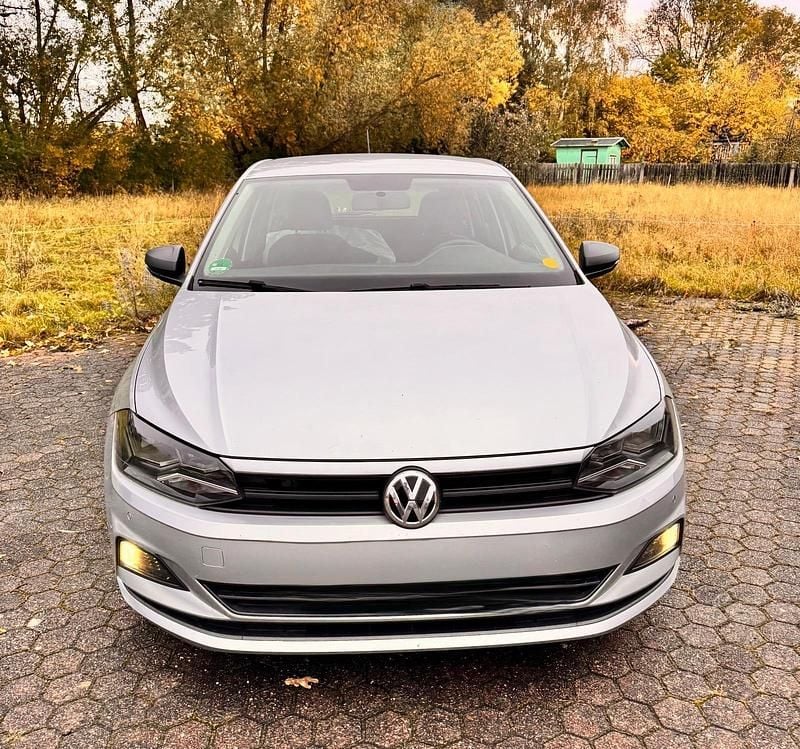 Silber Gebraucht 2019 VW Polo IQ Drive Kleinwagen | 8.250 € (Superpreis) - Bild 1/4