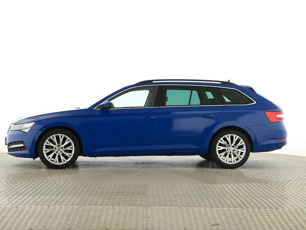 Gebraucht Skoda Superb Ambition 150 PS (110 kW) 2022 Energyblau Kombi