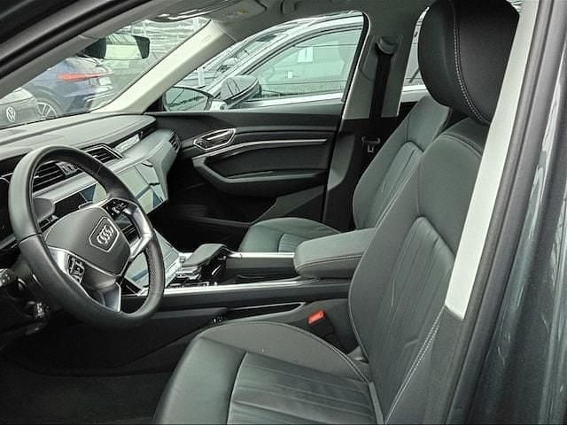 Gebraucht Audi Q8 e-tron S-Line 250 kW (340 PS) 2024 Daytonagrau perleffekt SUV