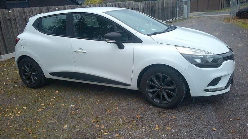 Gebraucht Renault Clio IV Life 75 PS (55 kW) 2017 Weiß Limousine