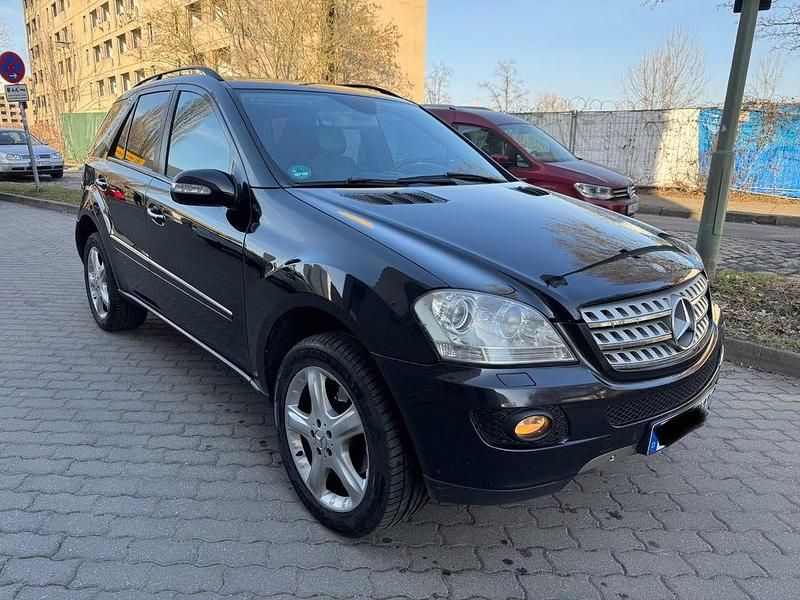 Gebraucht Mercedes ML320 224 PS (164 kW) 2006 Schwarz SUV