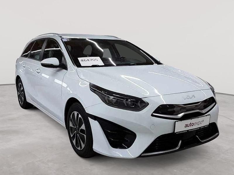 Gebraucht Kia Ceed Sportswagon Vision 105 PS (77 kW) 2022 Carraraweiß Kombi