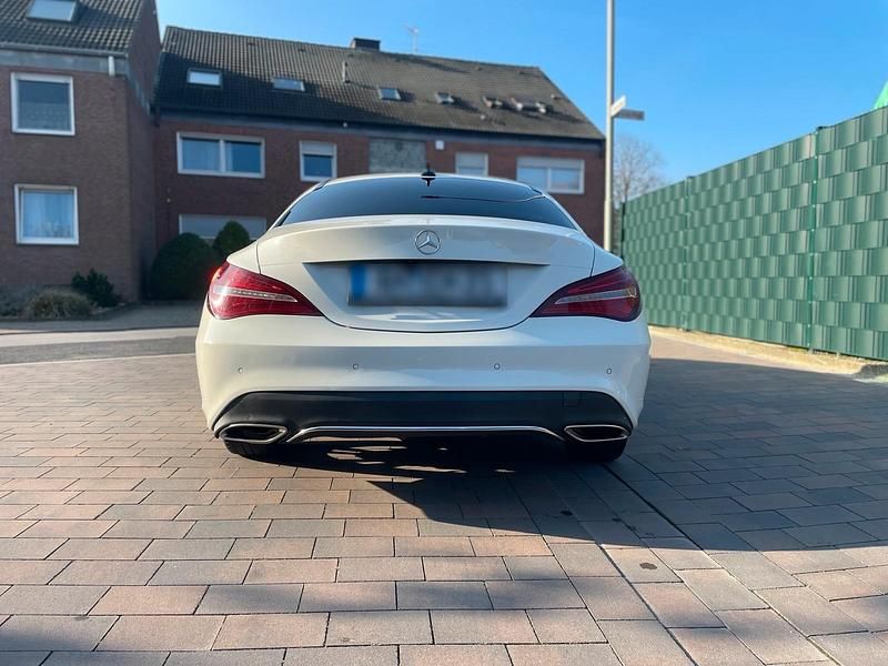 Gebraucht Mercedes CLA180 109 PS (80 kW) 2017 Weiß Limousine