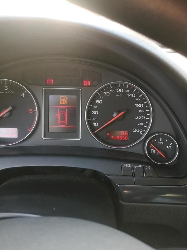 Gebraucht Audi A4 140 PS (102 kW) 2001 Schwarz Limousine