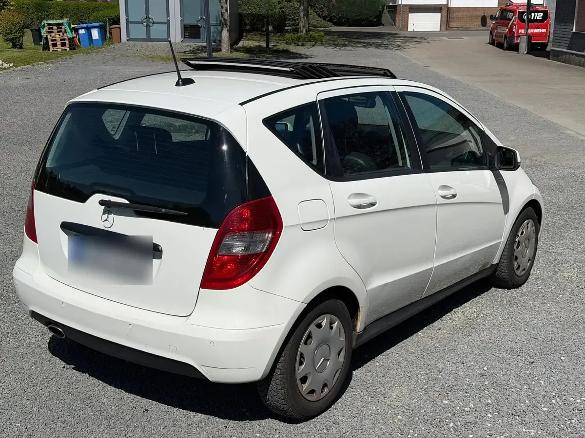 Używany Mercedes A170 116 KM (85 kW) 2008 Biały Sedan/Limuzyna