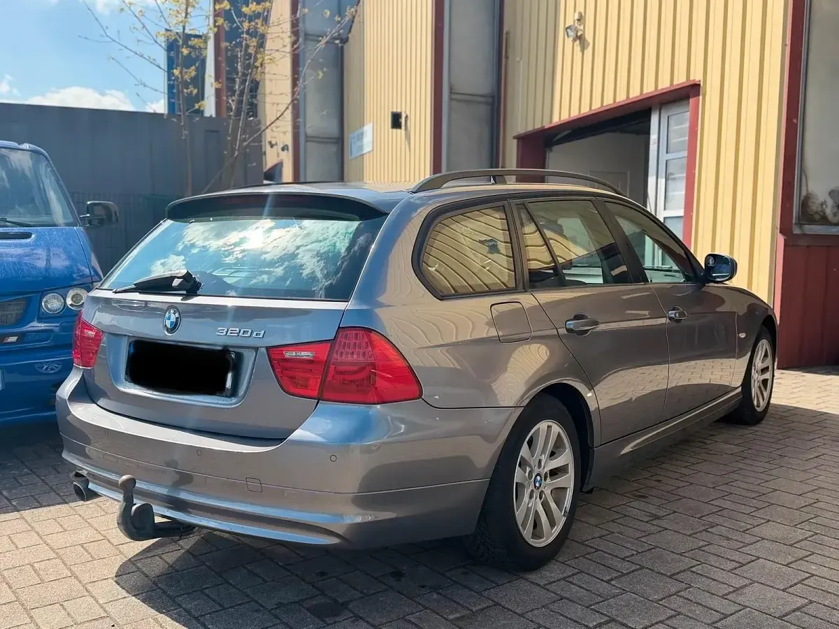 Gebraucht BMW 320 177 PS (130 kW) 2010 Kombi